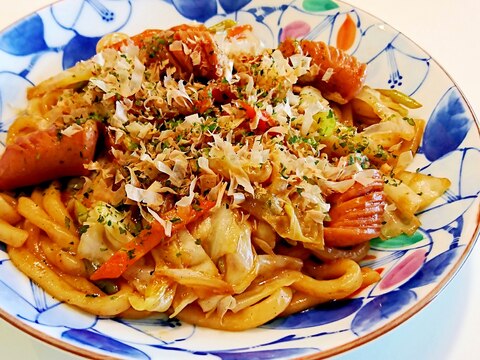 ウインナーの焼きうどん　ソース味